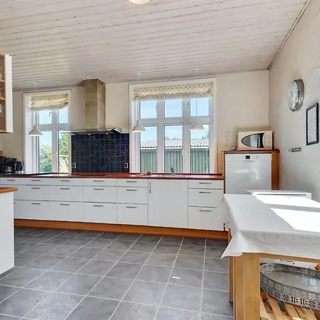 בית נופש Dvonta - 170m From The Sea By Interhome *